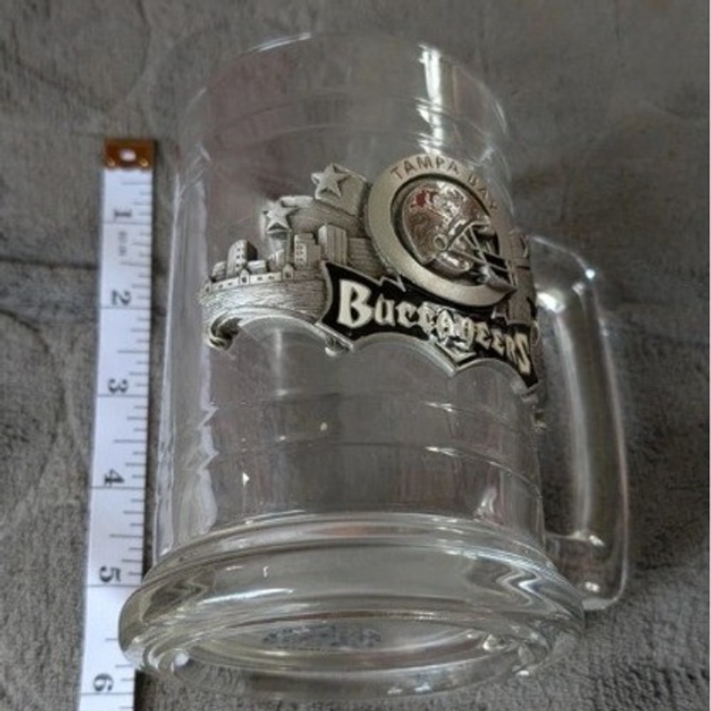 Tampa Bay Buccaneers NFL Glass Beer Mug Pewter Emblem Tankard 16oz